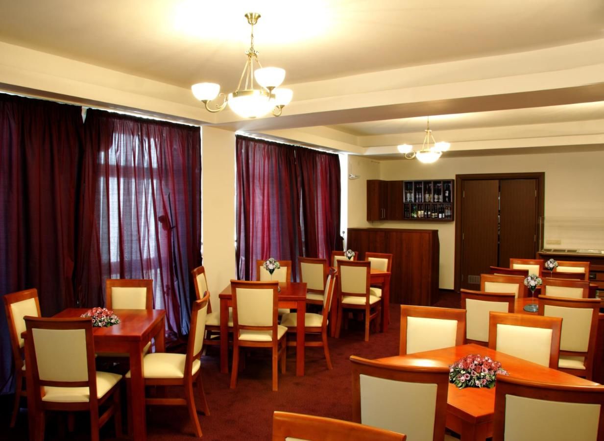 Отель Hotel King Тырговиште-41